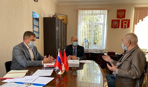 Олег Лактионов посетил Александровский район